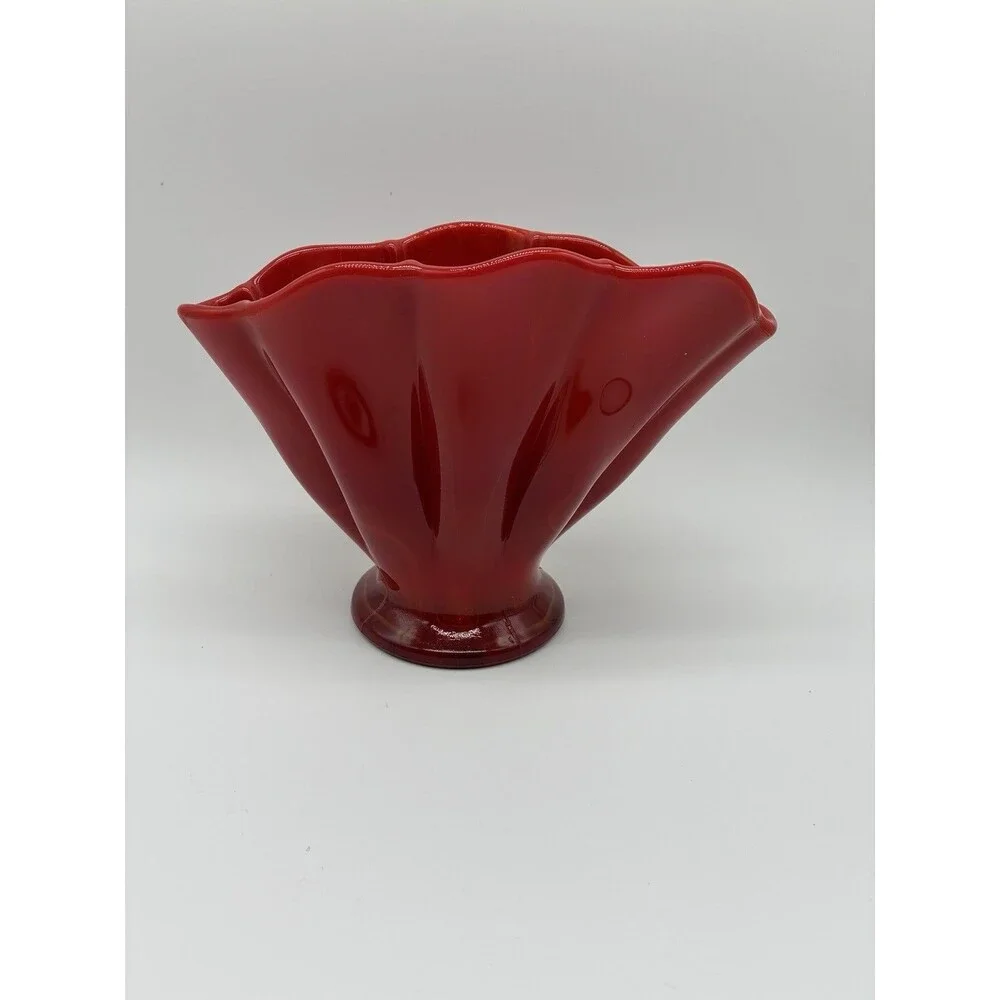 Fenton Mandarin Red Scalloped Fan Vase From 1920s - 1930s.  No Chips Or Breaks.